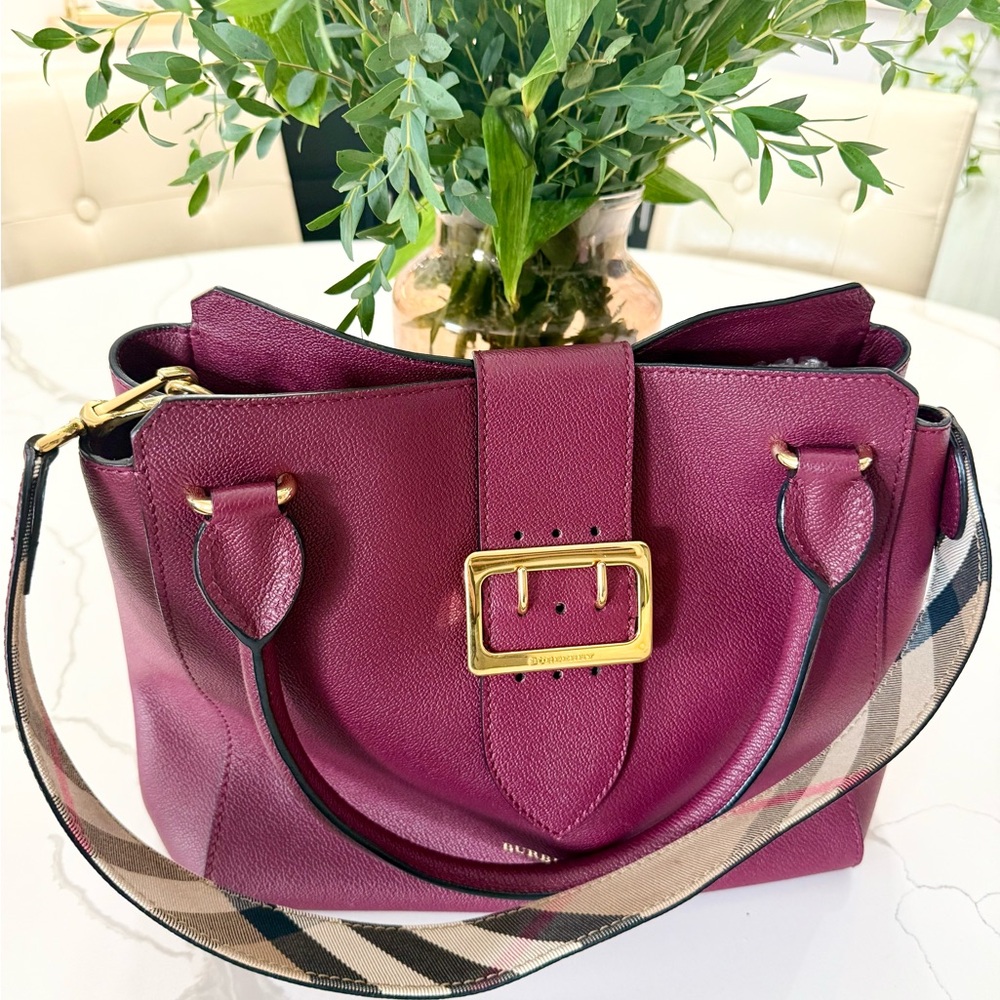 Burberry Buckle Medium Tote - Picture 3 of 11